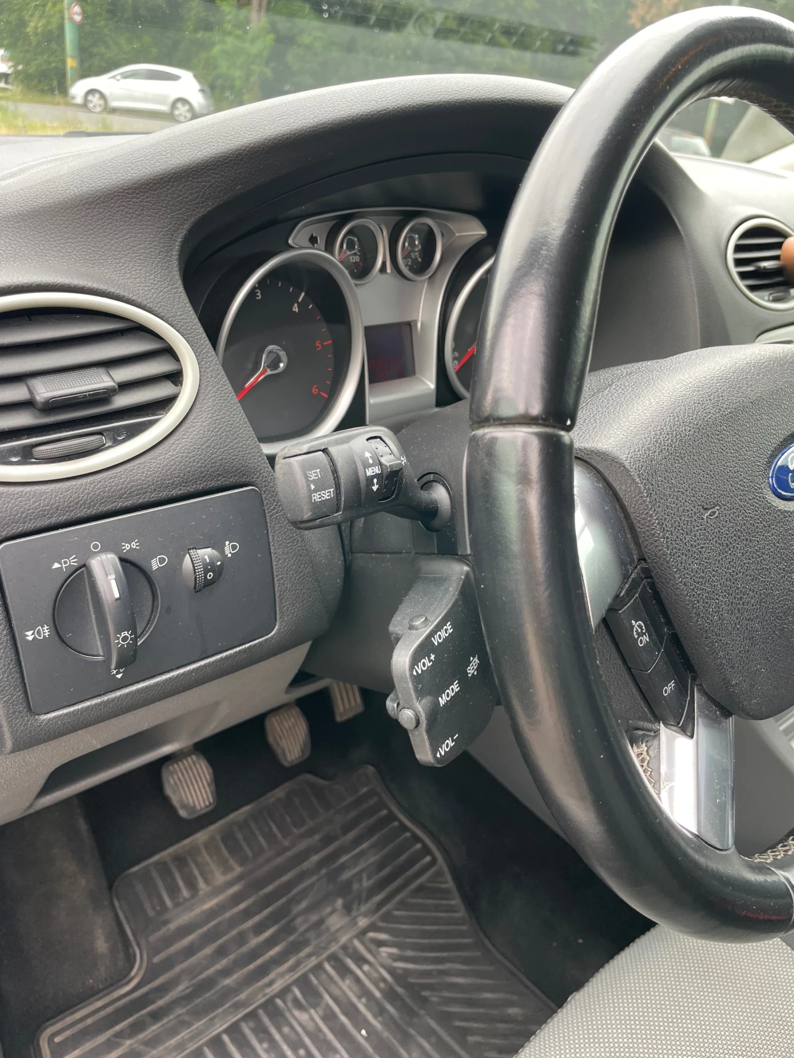 Ford Focus 1.6 TDCi, снимка 12 - Автомобили и джипове - 55436419