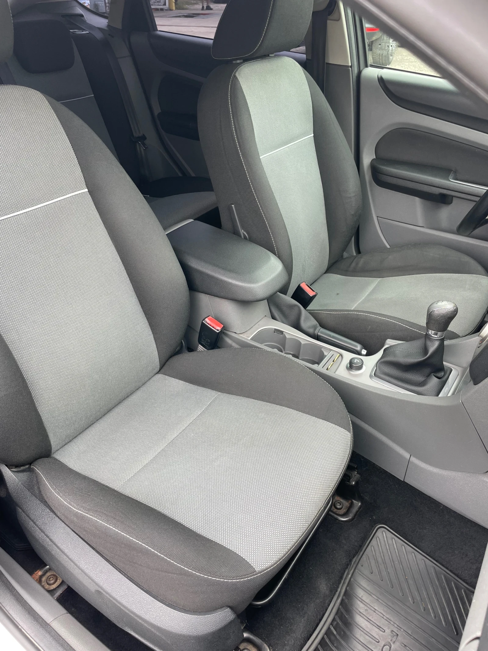 Ford Focus 1.6 TDCi, снимка 14 - Автомобили и джипове - 55436419