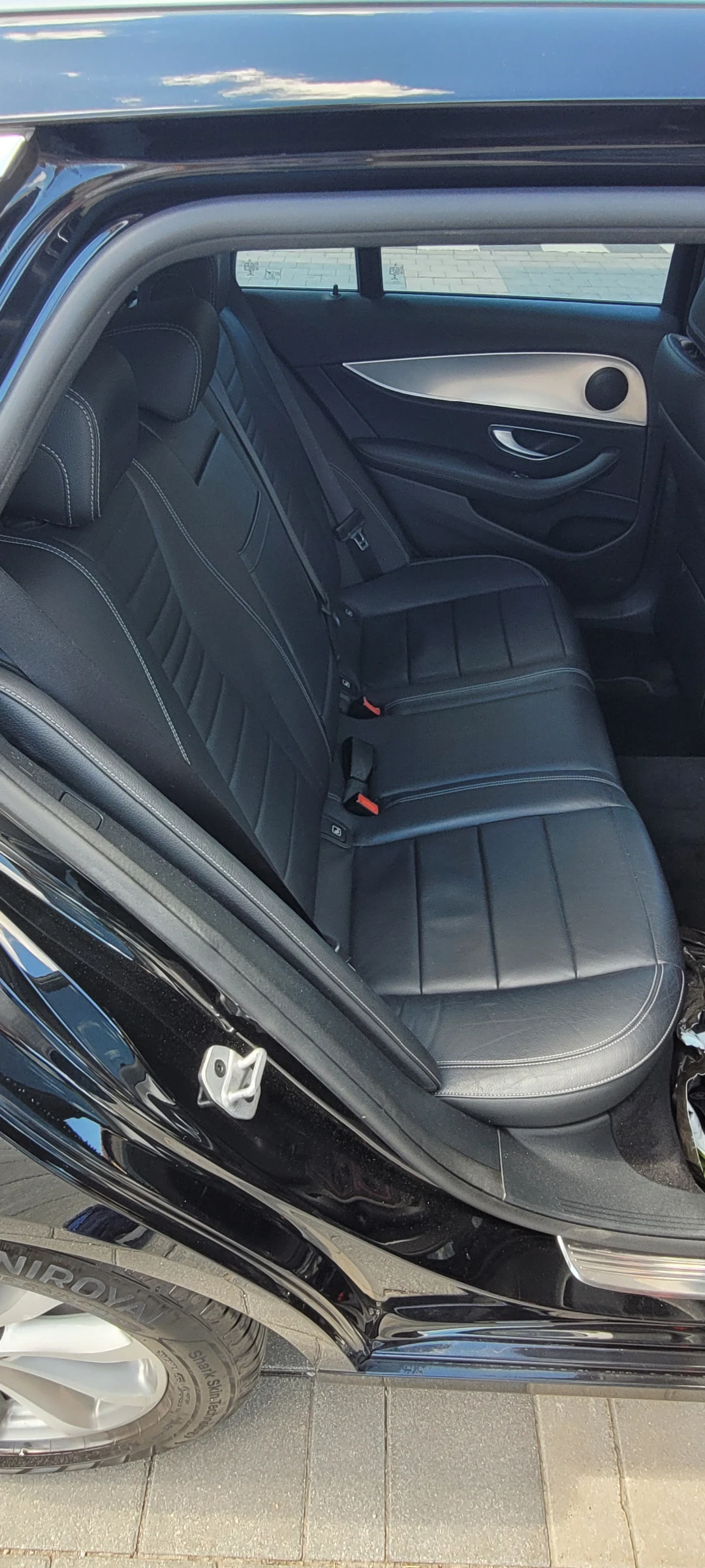 Mercedes-Benz E 220, снимка 6 - Автомобили и джипове - 55595682
