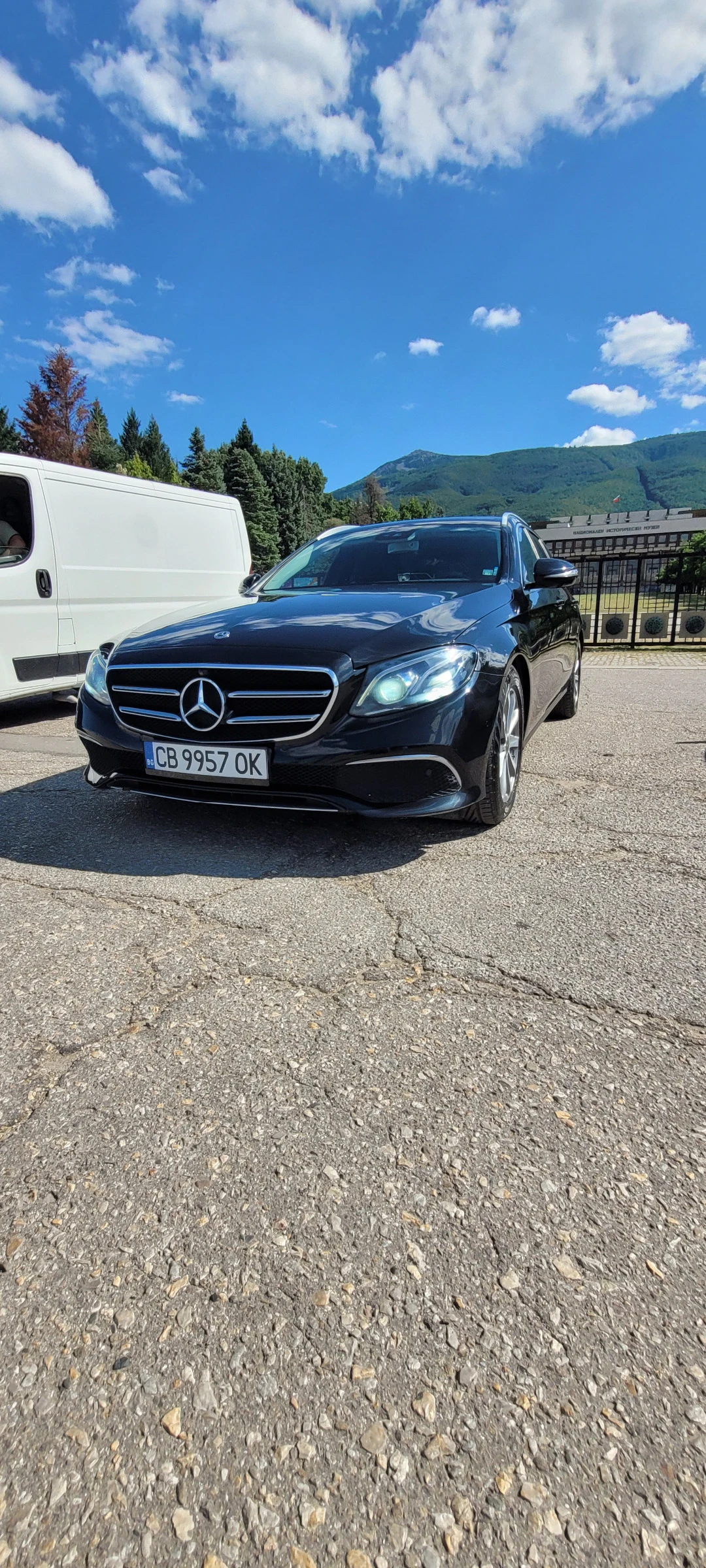 Mercedes-Benz E 220, снимка 13 - Автомобили и джипове - 55595682