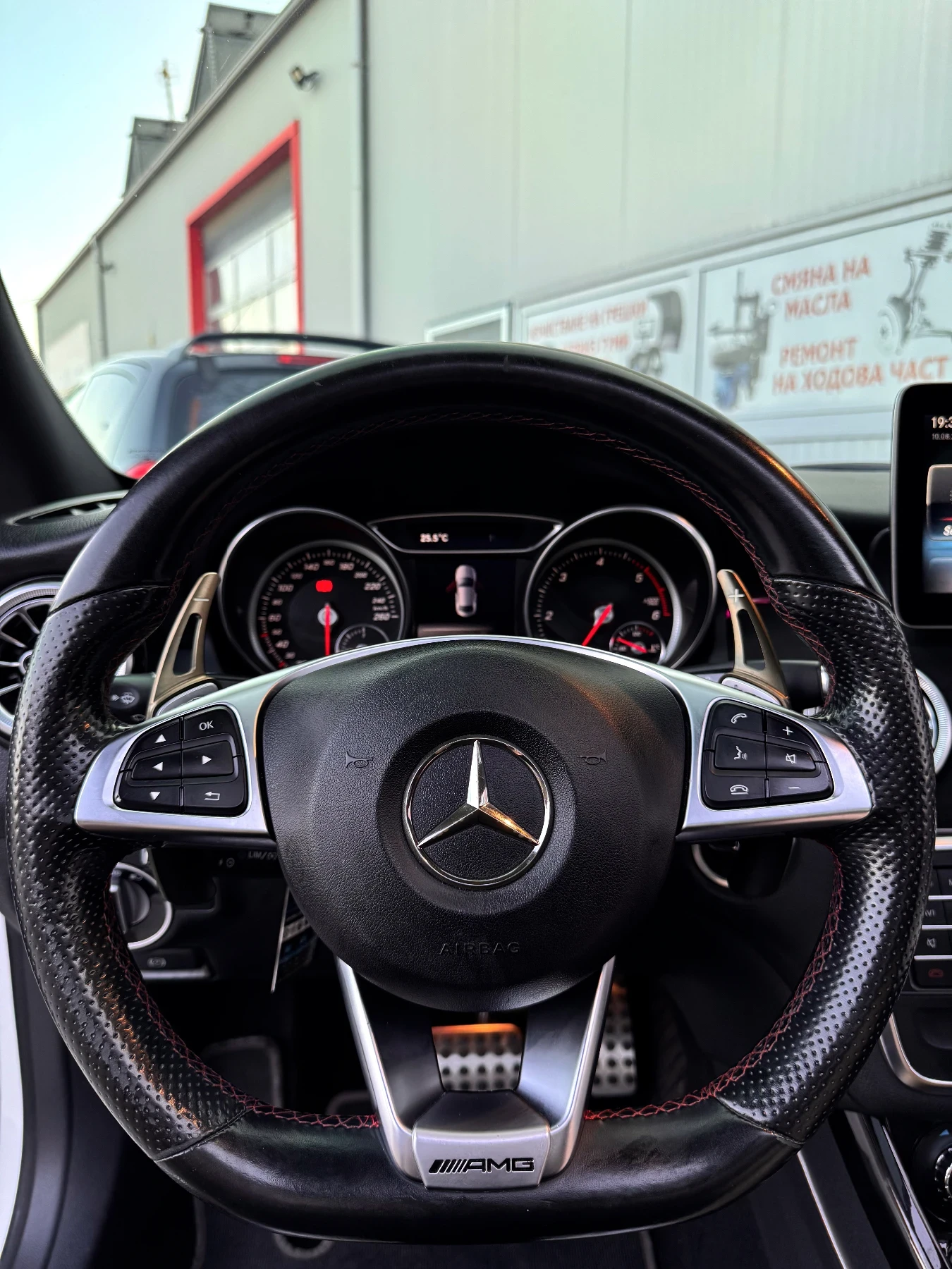 Mercedes-Benz CLA 220 AMG, снимка 9 - Автомобили и джипове - 55619690