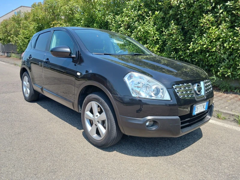 Nissan Qashqai 2.0, снимка 15 - Автомобили и джипове - 50986291
