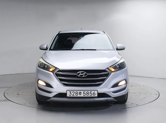 Hyundai Tucson 2.0 CRDI / АВТОМАТИК / СЕРВИЗНА ИСТОРИЯ !!!, снимка 3 - Автомобили и джипове - 53430567