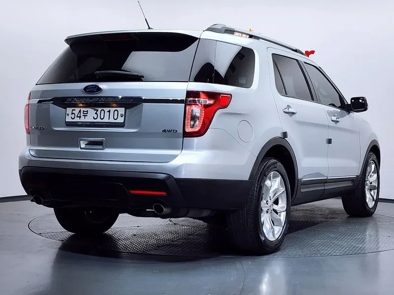 Ford Explorer 3.5 AWD, снимка 2 - Автомобили и джипове - 54350125