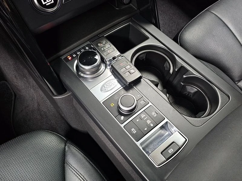 Land Rover Discovery 2.0 204dt Automatic, снимка 9 - Автомобили и джипове - 55845903
