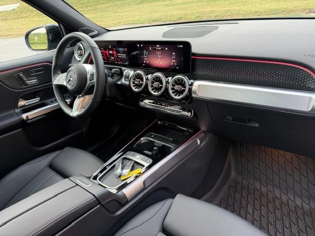 Mercedes-Benz GLB 250 * CARFAX * БЕЗ ЗАБЕЛЕЖКА * АВТОКРЕДИТ, снимка 10 - Автомобили и джипове - 55931575