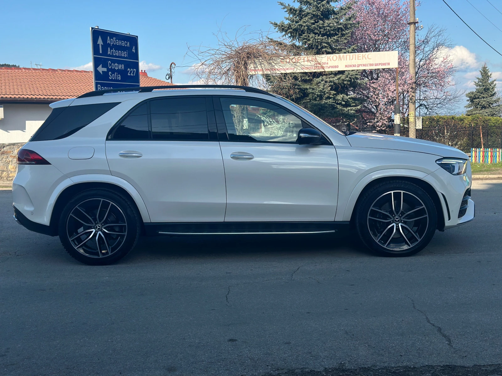 Mercedes-Benz GLE 400 4 MATIC* PREMIUM PLUS PACKET* AMG-Line - изображение 3