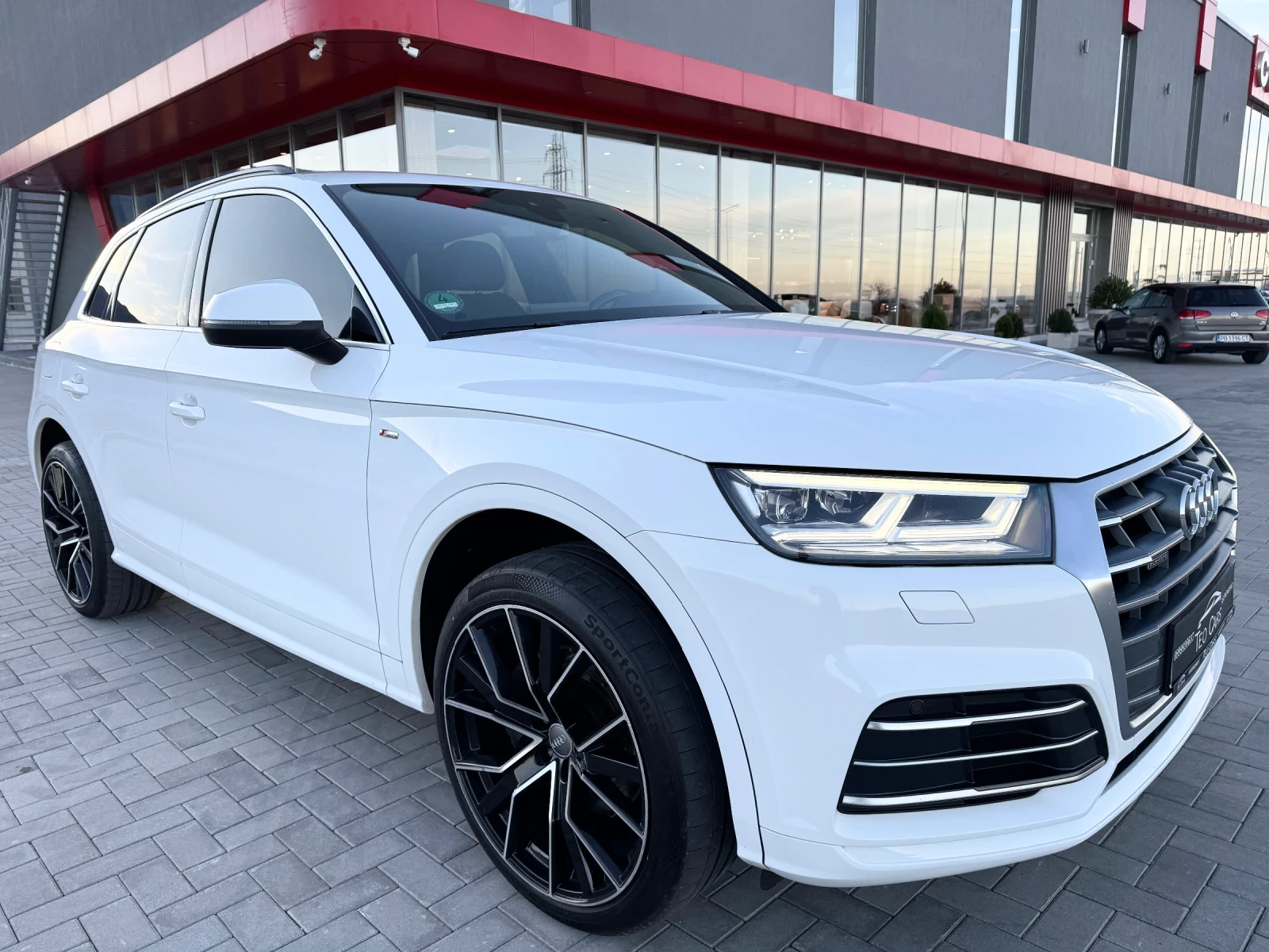 Audi Q5 2.0 TDI 190к.с S LINE / QUATTRO / NAVI / LED  - [1] 