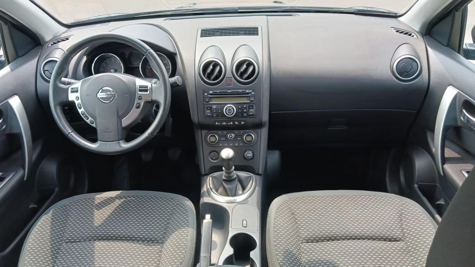 Nissan Qashqai 2.0 - изображение 8