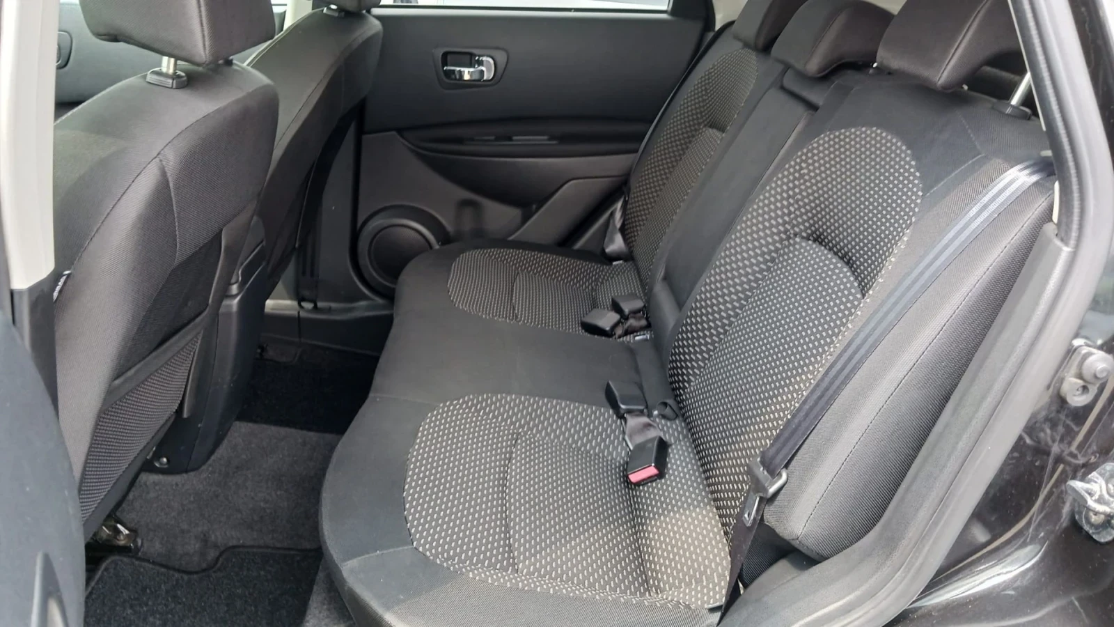 Nissan Qashqai 2.0 - изображение 9