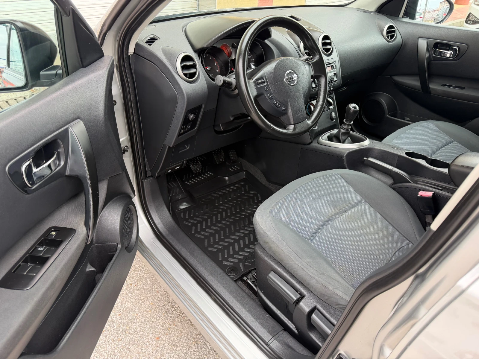 Nissan Qashqai 1.5DCI 107к.с. КЛИМА ГЕРМАНИЯ, снимка 11 - Автомобили и джипове - 53788334