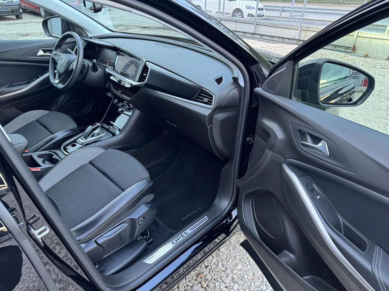 Opel Grandland X DIESEL* LED* FULL* 16700km* AVTOMAT, снимка 10 - Автомобили и джипове - 54283972