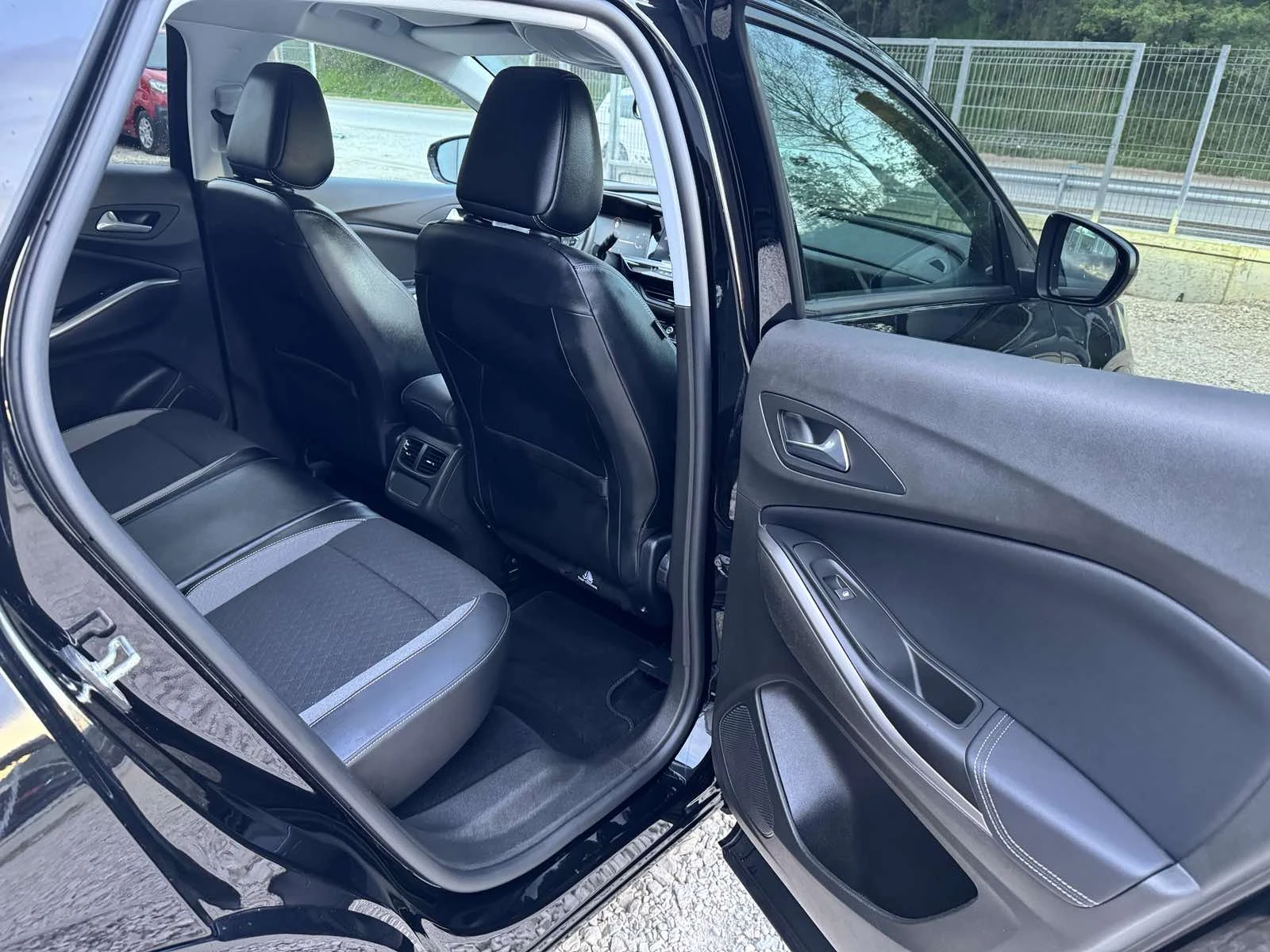 Opel Grandland X DIESEL* LED* FULL* 16700km* AVTOMAT, снимка 9 - Автомобили и джипове - 54283972