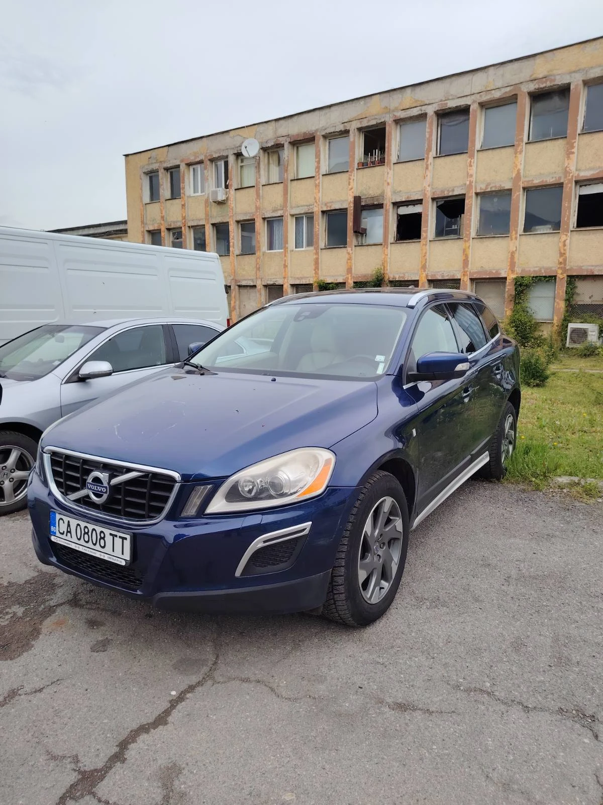 Volvo XC60 Ocean Race, снимка 4 - Автомобили и джипове - 54594777