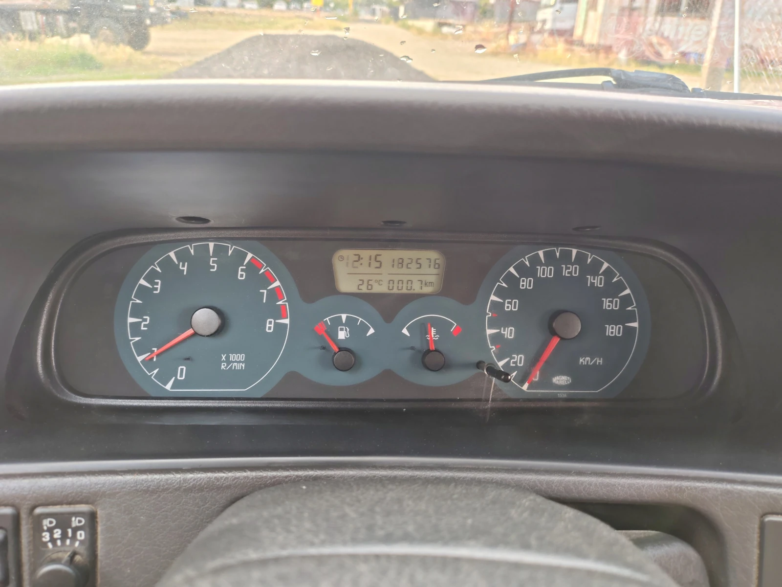 Nissan Terrano Бензин 4x4, снимка 13 - Автомобили и джипове - 55055452