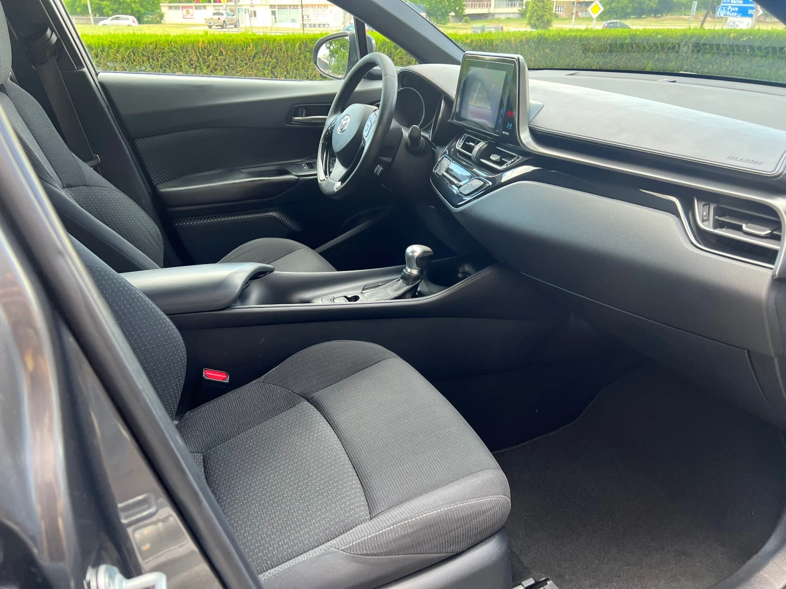 Toyota C-HR 1.2 Turbo AWD, снимка 8 - Автомобили и джипове - 55229234