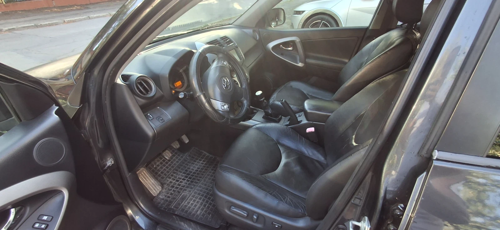 Toyota Rav4, снимка 4 - Автомобили и джипове - 55683399