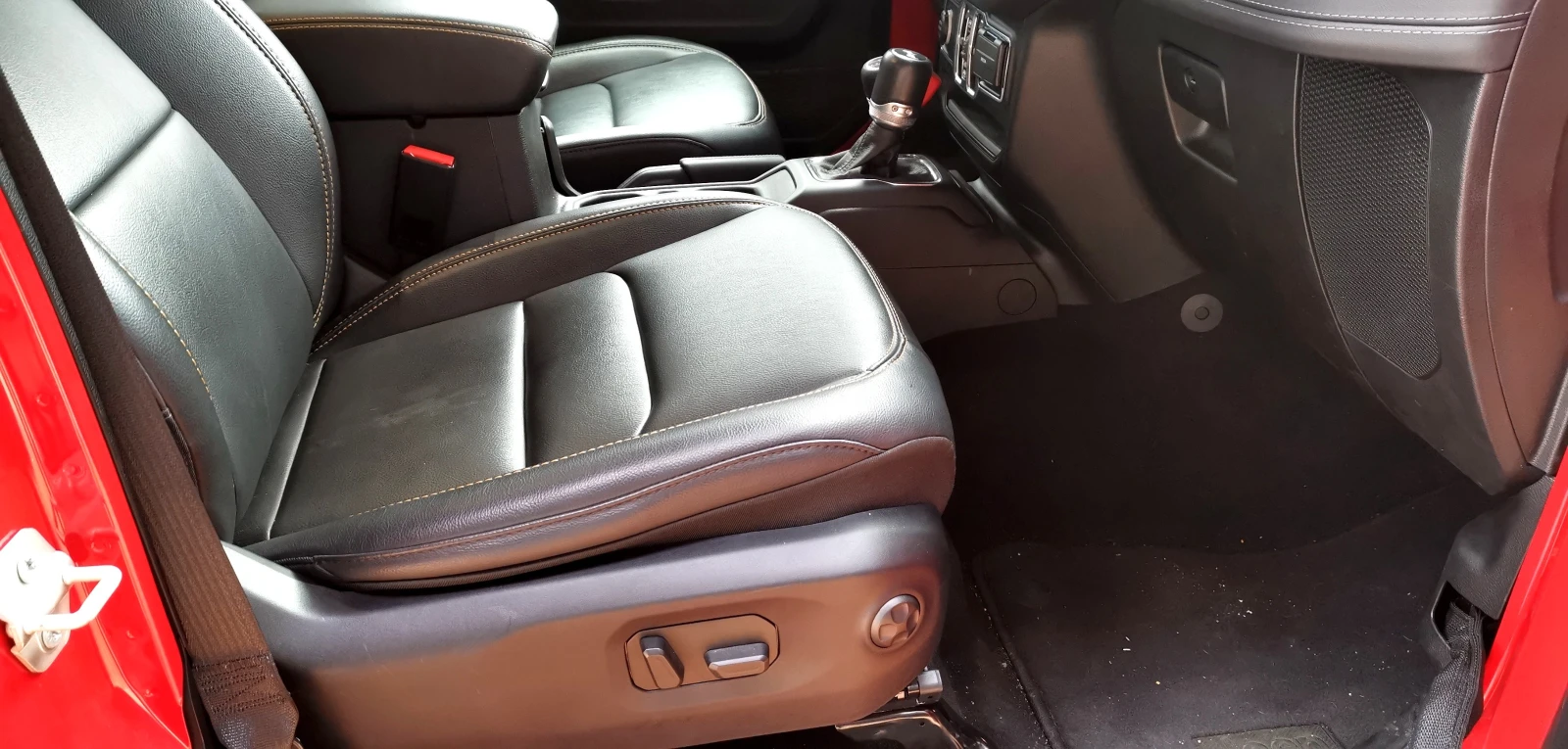 Jeep Wrangler SAHARA 4xe Plug-in, снимка 14 - Автомобили и джипове - 55966151
