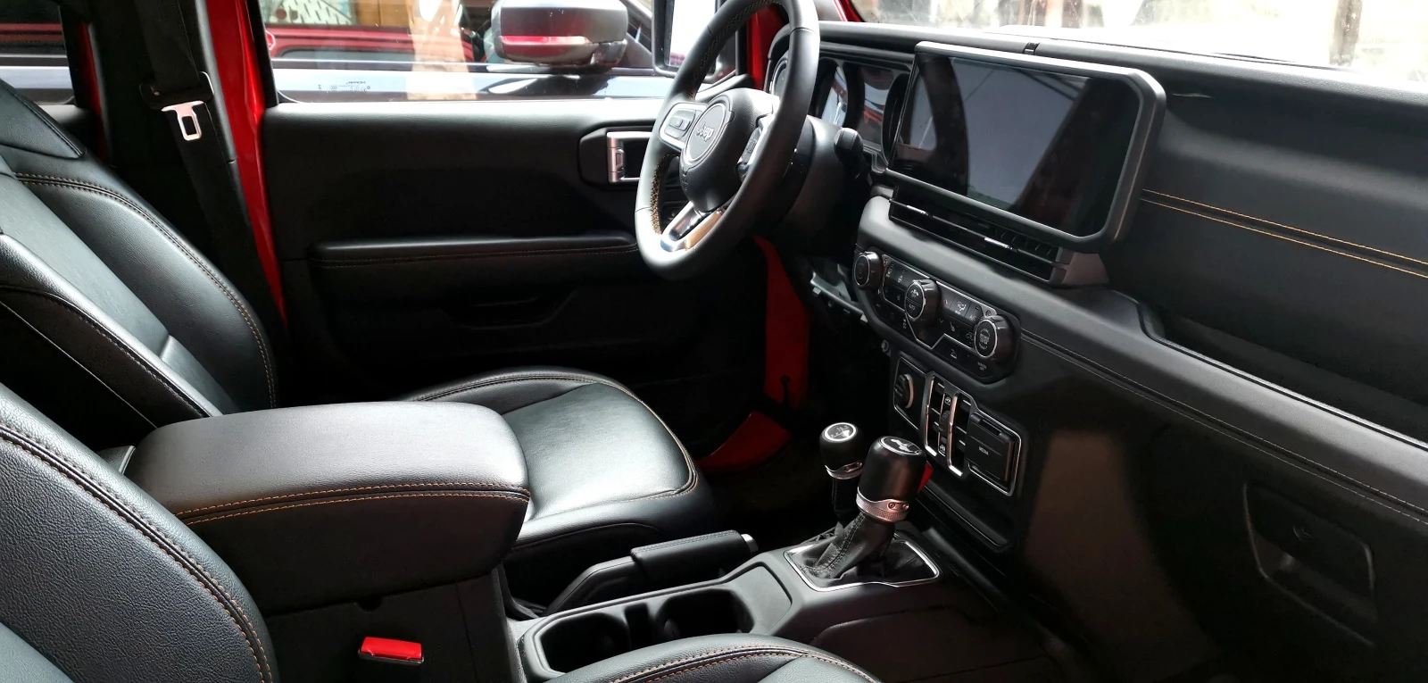 Jeep Wrangler SAHARA 4xe Plug-in, снимка 13 - Автомобили и джипове - 55966151