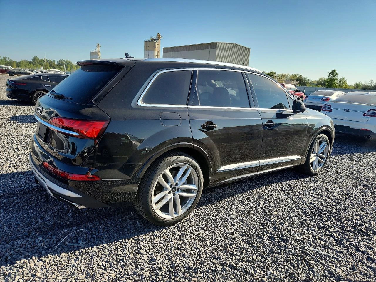 Audi Q7 3.0l Premium Plus, снимка 3 - Автомобили и джипове - 56485276