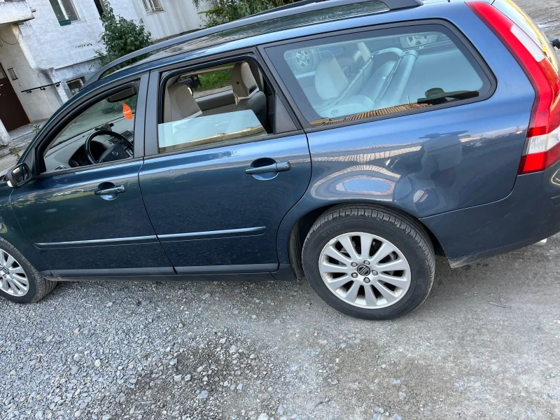 Volvo V50 T5 2.4 AWD, снимка 3 - Автомобили и джипове - 47320946