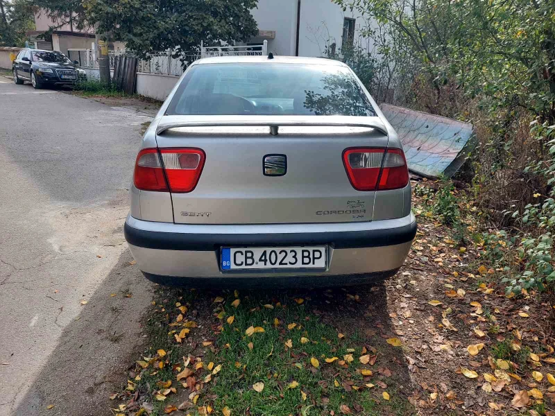 Seat Cordoba, снимка 2 - Автомобили и джипове - 47600212