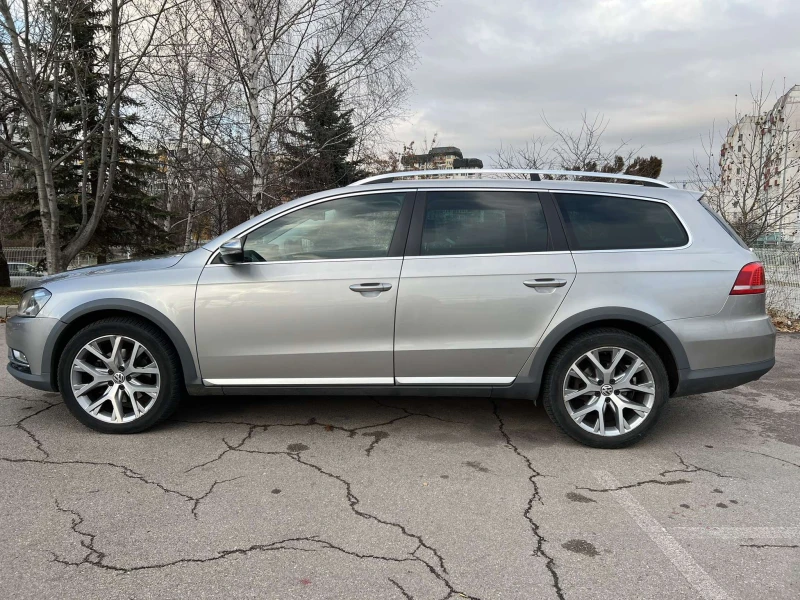 VW Passat Alltrack-2.0TDI-177k.c.-4x4-DSG-LED, снимка 2 - Автомобили и джипове - 48359087