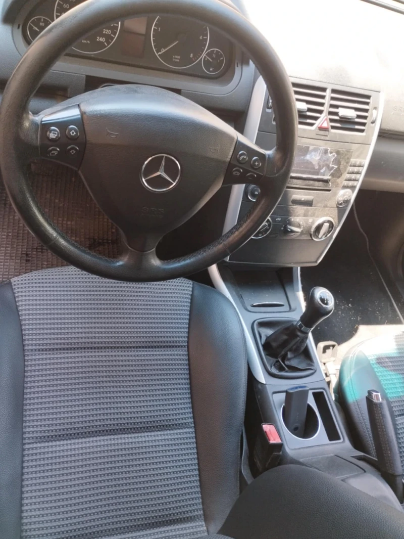 Mercedes-Benz A 180, снимка 2 - Автомобили и джипове - 52561369