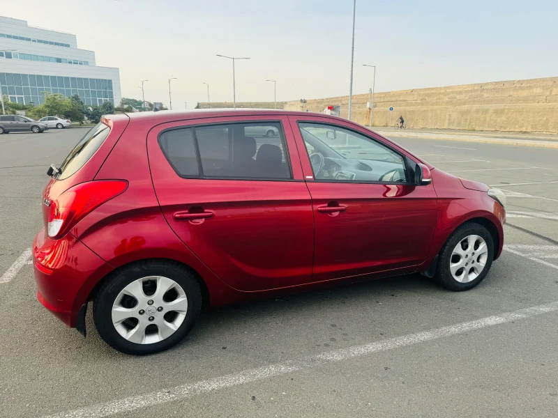Hyundai I20 1.4 регистрирана бензин и газ, снимка 2 - Автомобили и джипове - 52305206