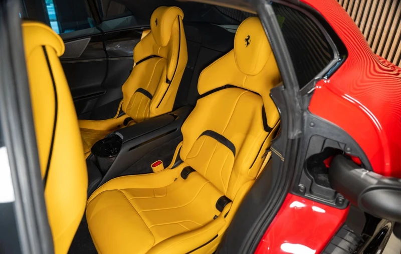 Ferrari Purosangue 6.5 V12 AWD F1, снимка 8 - Автомобили и джипове - 51919936