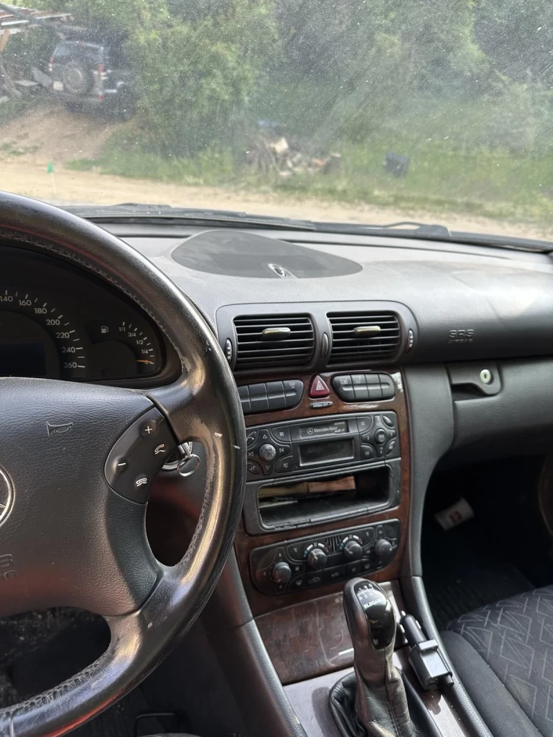 Mercedes-Benz C 220, снимка 5 - Автомобили и джипове - 52144295