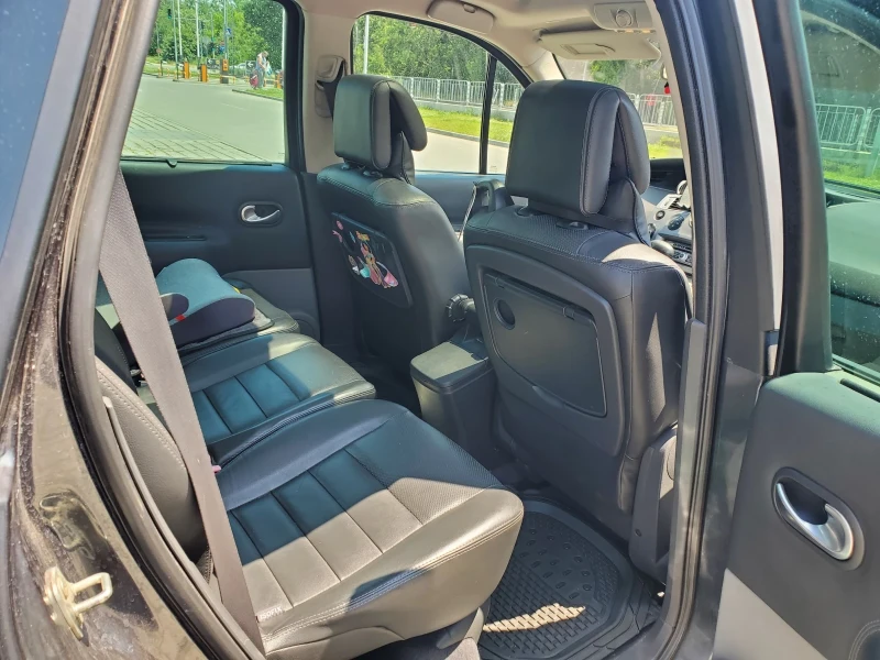 Renault Grand scenic, снимка 8 - Автомобили и джипове - 52463560