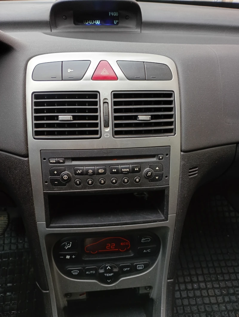 Peugeot 307 2.0 HDi Климатроник Нови Гуми , снимка 9 - Автомобили и джипове - 52855576
