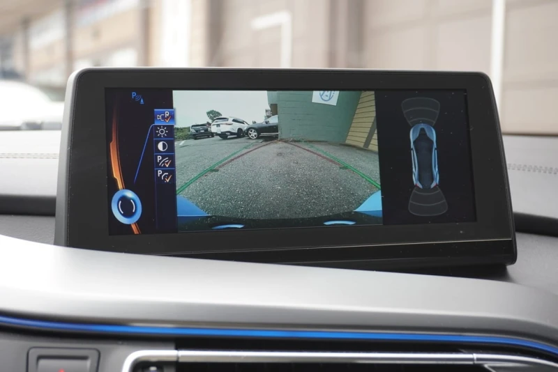 BMW i8 * 2dr Cpe * CARFAX * БЕЗ ПЪРВОНАЧАЛНА ВНОСКА, снимка 11 - Автомобили и джипове - 52891168