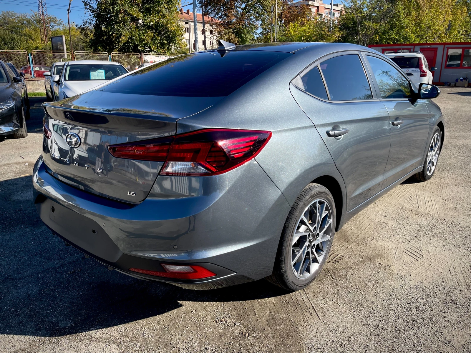 Hyundai Elantra AVANTE 1.6 MPI  - изображение 6