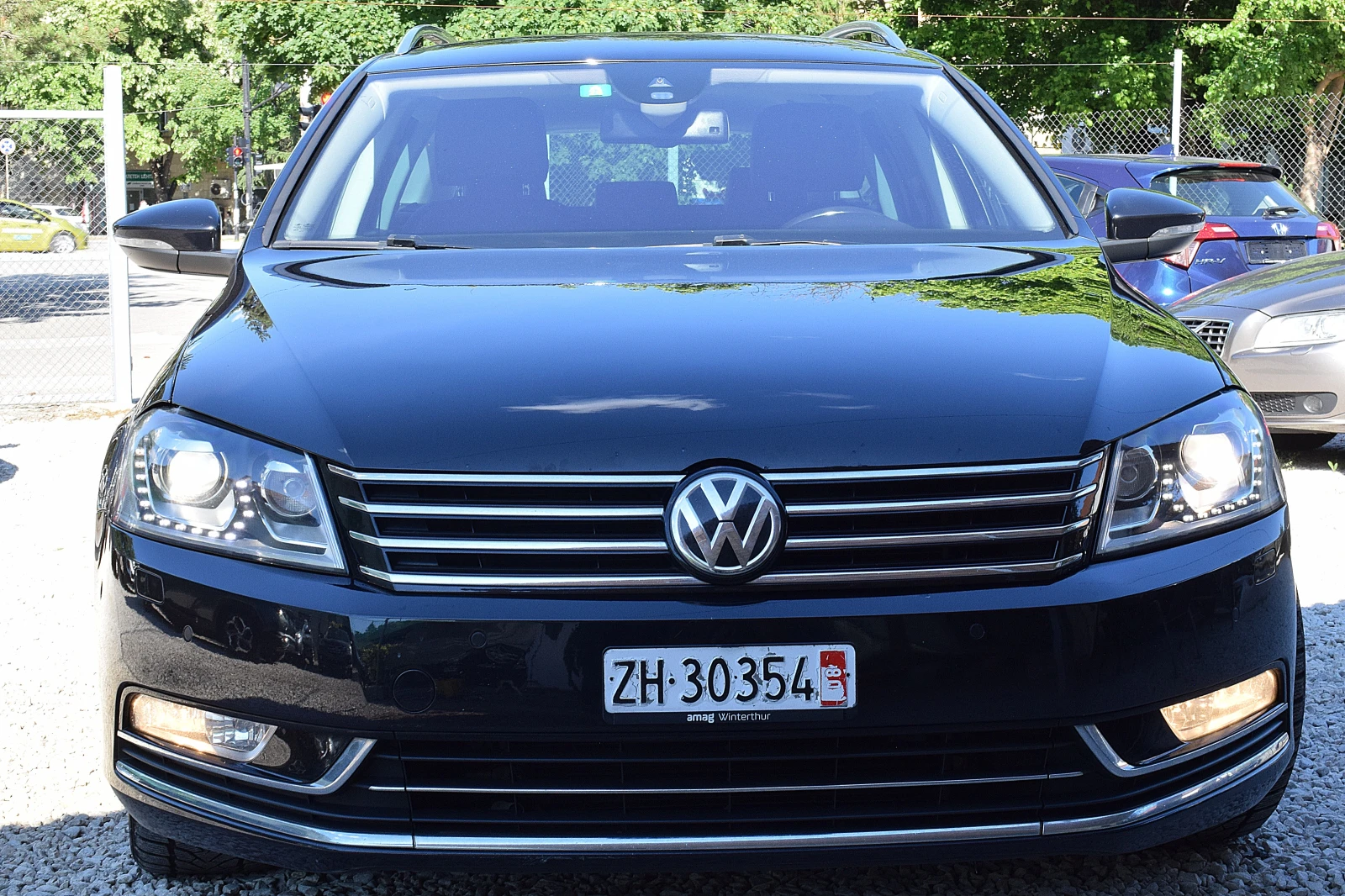 VW Passat 2.0ШВЕЙЦАРИЯ-ДИСТРОНИК/КОЖА/НАВИ/LANE ASSIST/BLISS - изображение 2