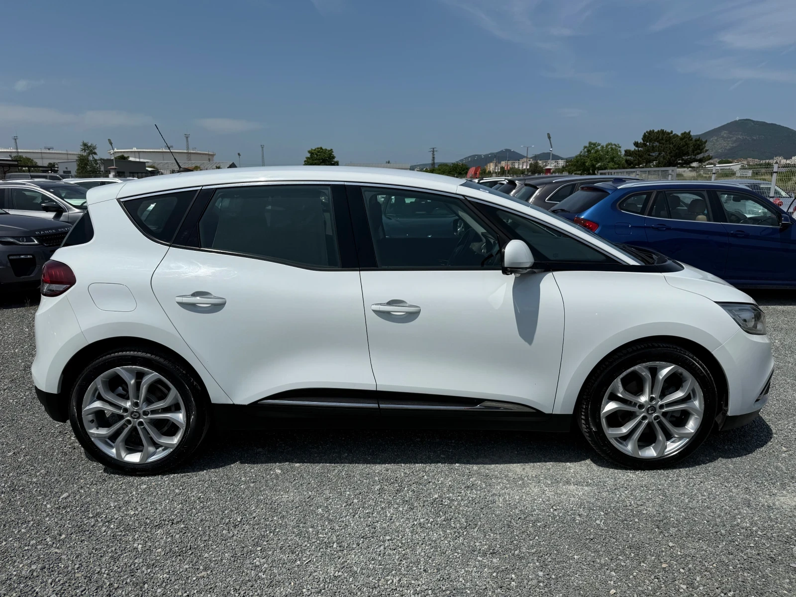 Renault Scenic (KATO НОВА) - изображение 4