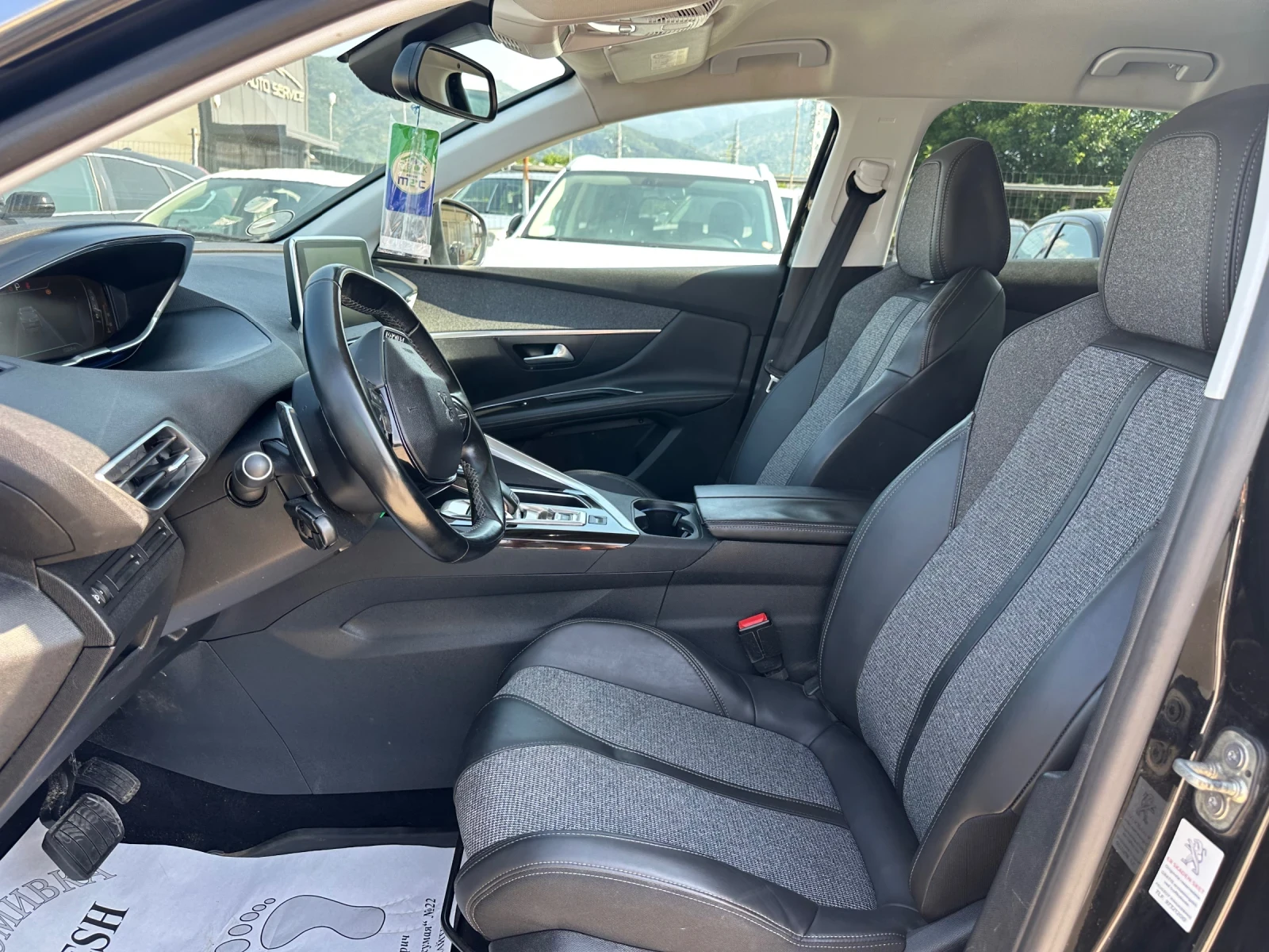 Peugeot 3008 1.5HDI ALLURE EAT8 - изображение 8