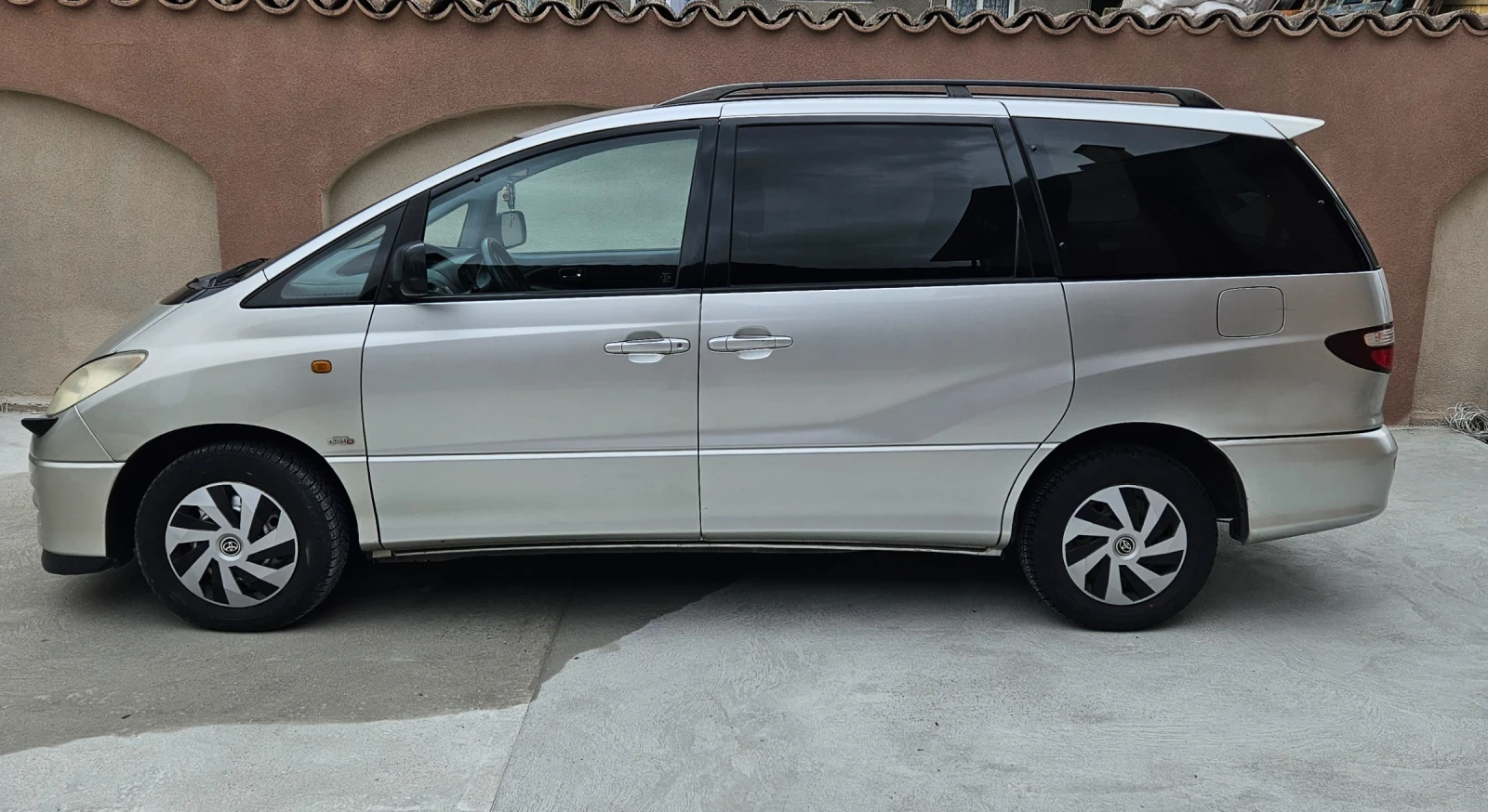 Toyota Previa 7 места - изображение 2