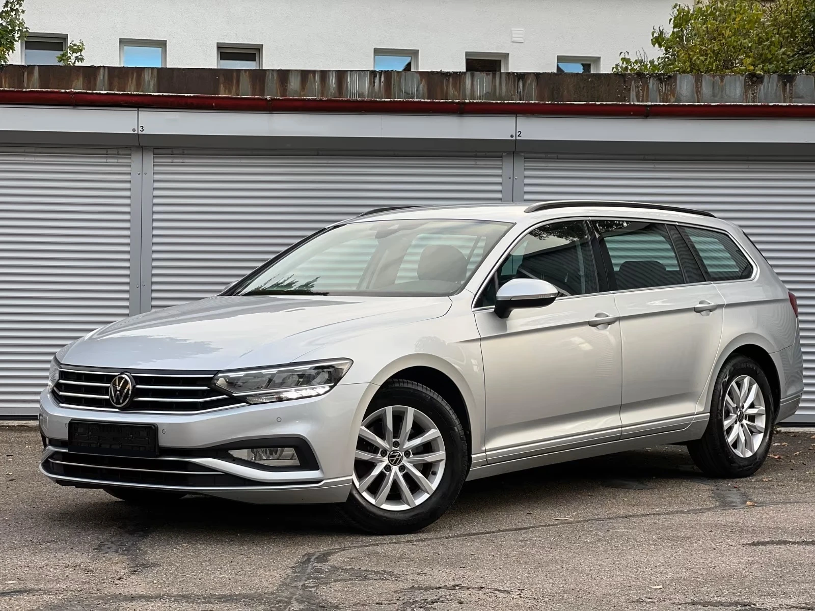 VW Passat Variant Business 2.0 Automatik ACC LED KAM #iCarbg | Mobile.bg   1