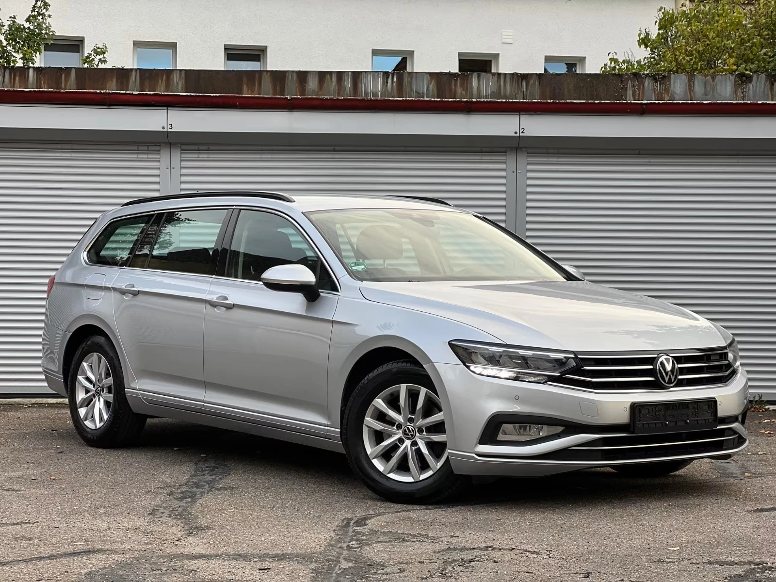 VW Passat Variant Business 2.0 Automatik ACC LED KAM #iCarbg - изображение 2