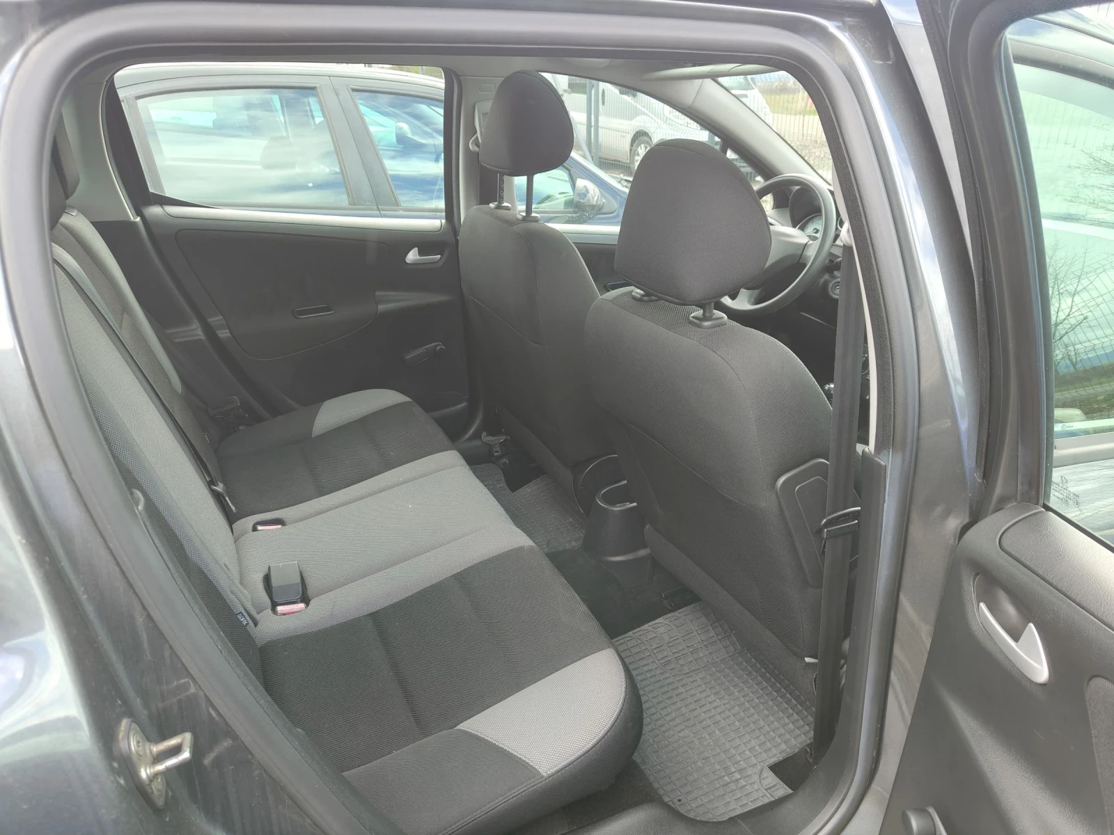 Peugeot 207 1.4i, снимка 15 - Автомобили и джипове - 54088226