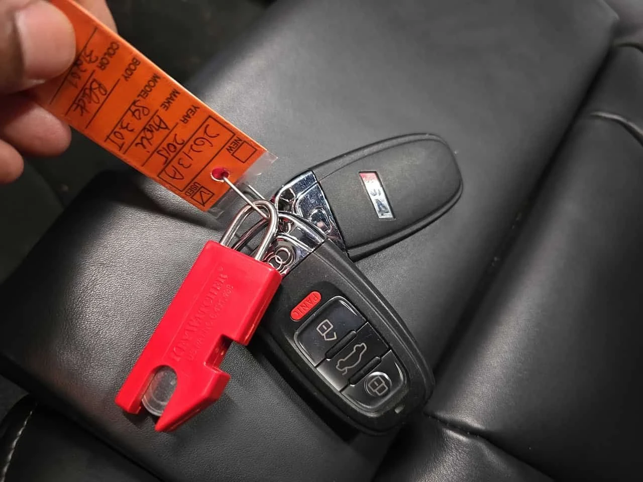 Audi S4 Technik /B&O/CAMERA/ГУМИ С ДЖАНТИ /КЛИП НА МОТОРА , снимка 10 - Автомобили и джипове - 54107098