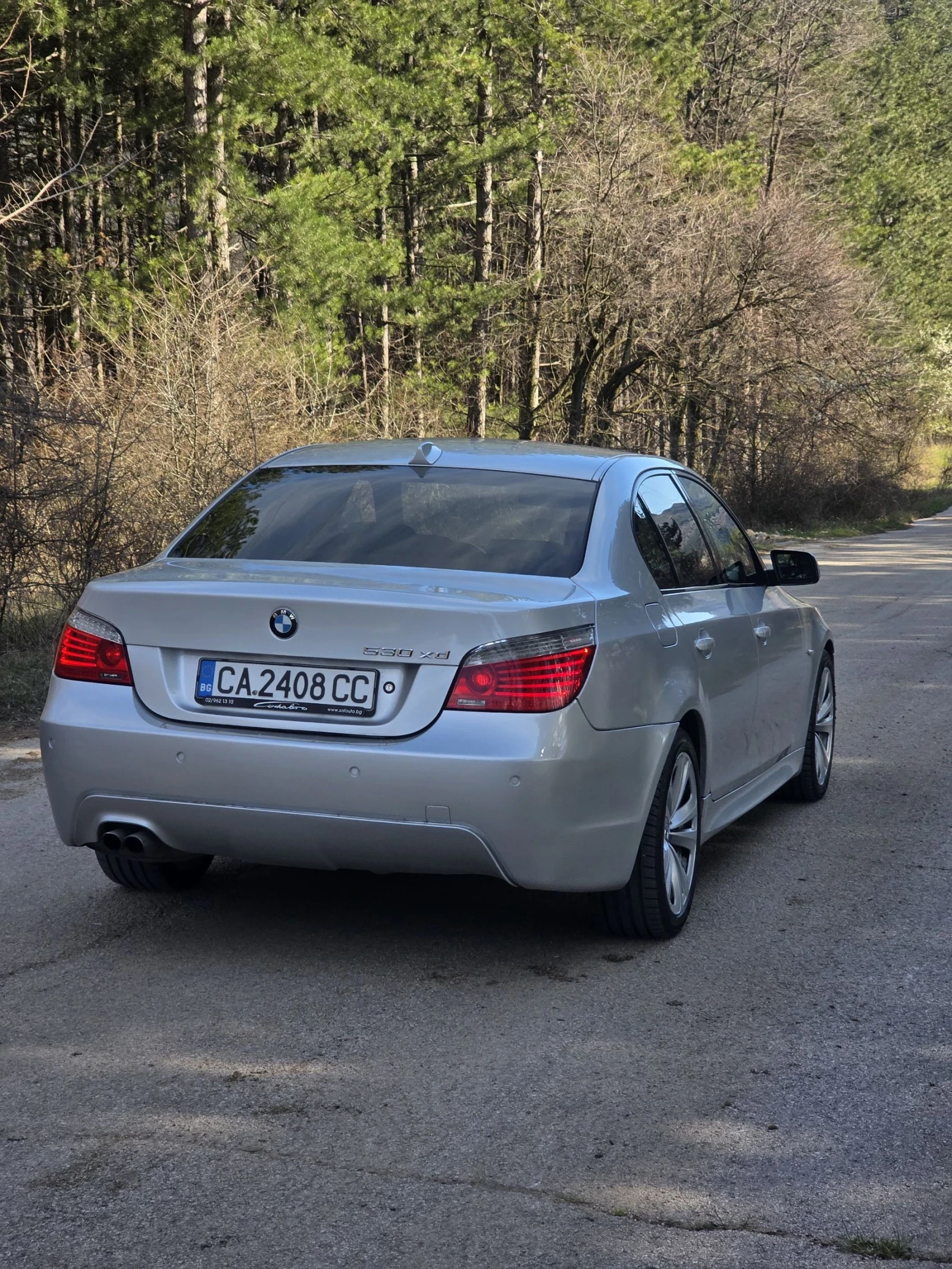 BMW 530 XD 235hp * M-pack * Logic7 * Headup * Nightvision , снимка 6 - Автомобили и джипове - 54115279