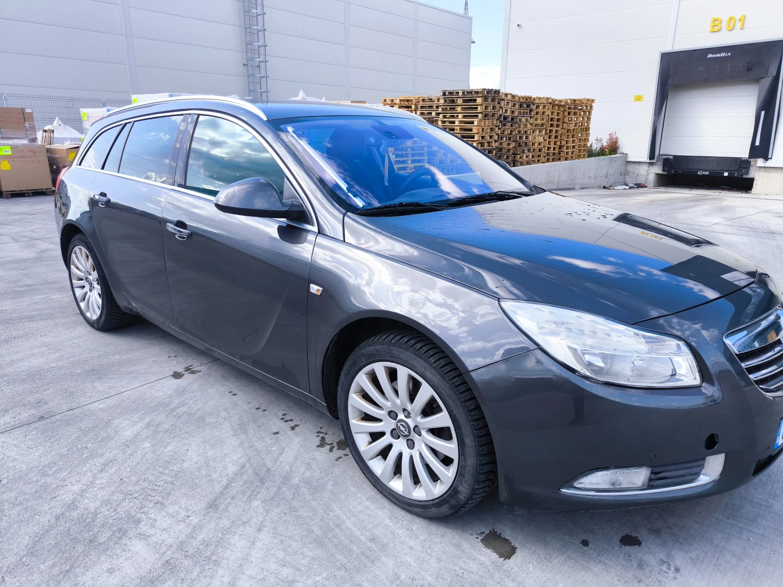 Opel Insignia, снимка 2 - Автомобили и джипове - 54233316