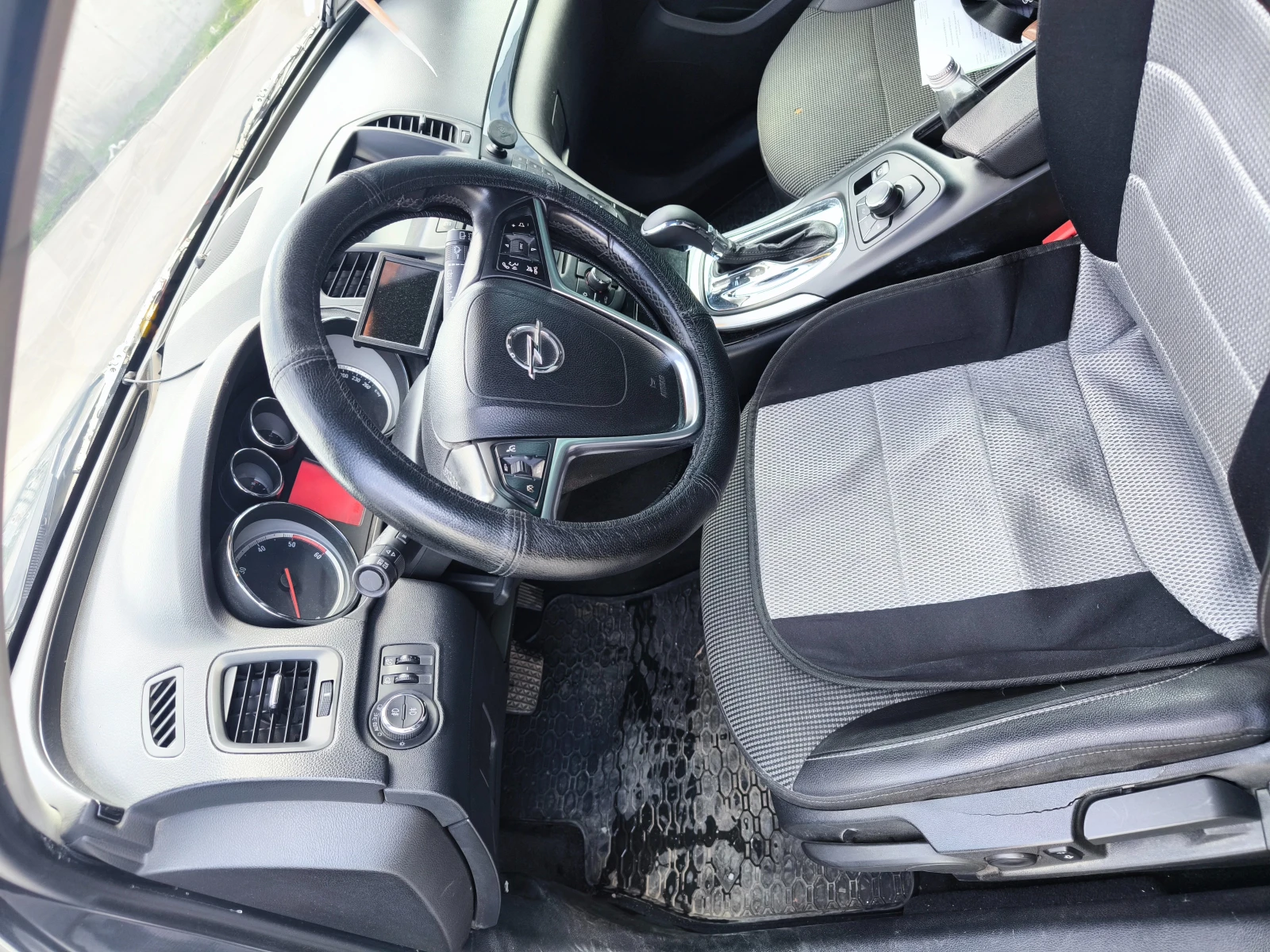 Opel Insignia, снимка 9 - Автомобили и джипове - 54233316