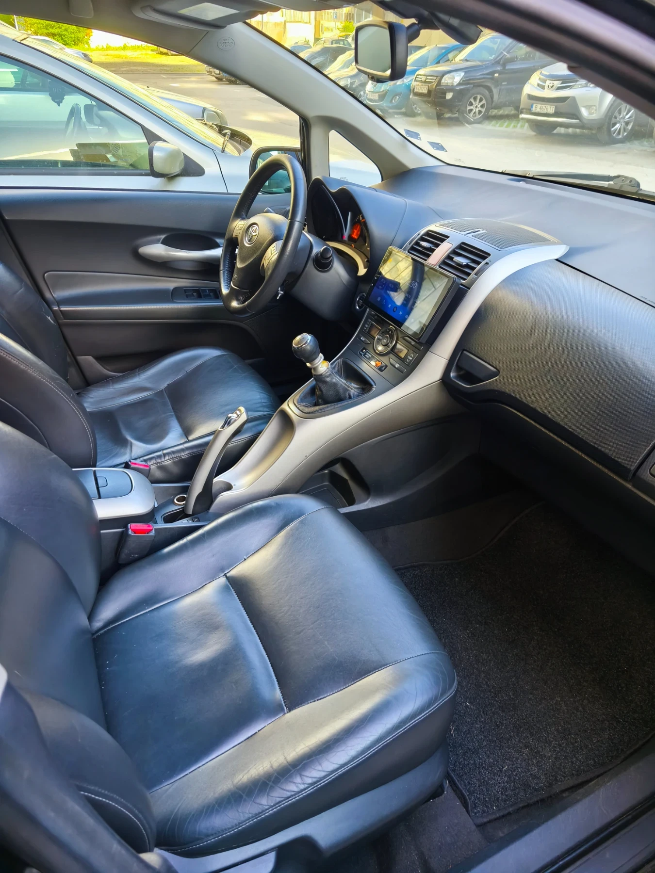 Toyota Auris, снимка 5 - Автомобили и джипове - 54386828
