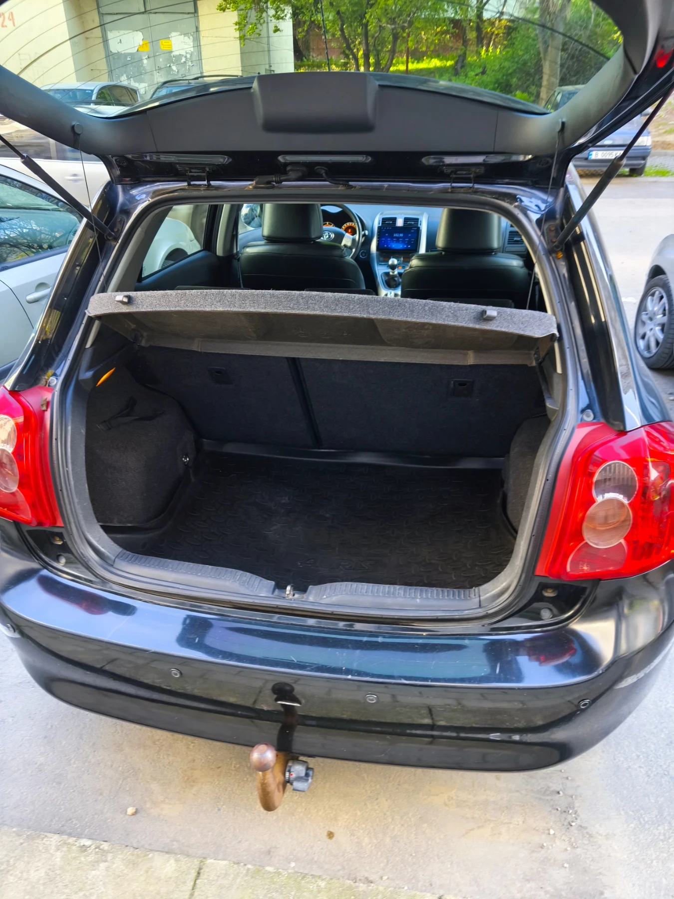 Toyota Auris, снимка 9 - Автомобили и джипове - 54386828