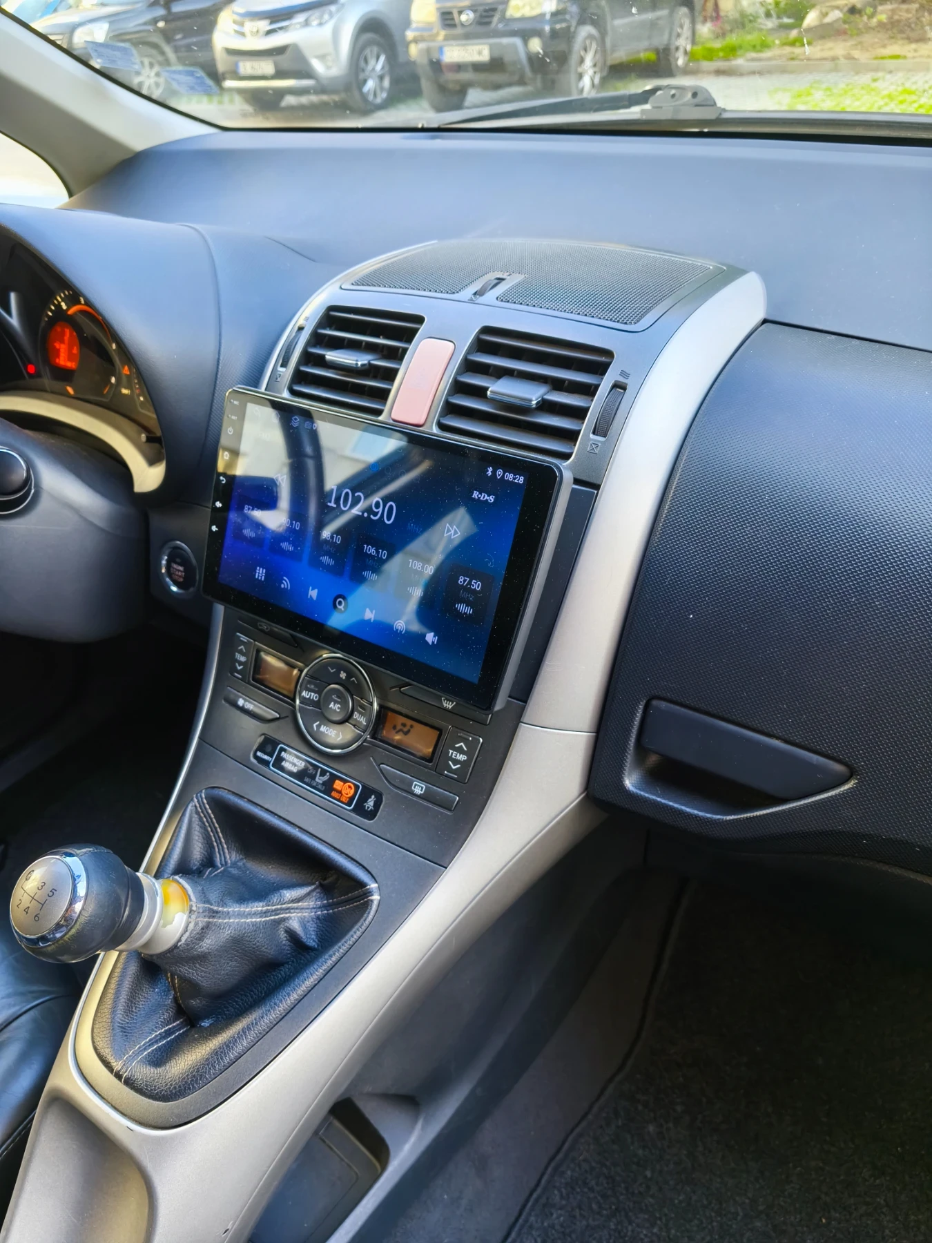 Toyota Auris, снимка 4 - Автомобили и джипове - 54386828