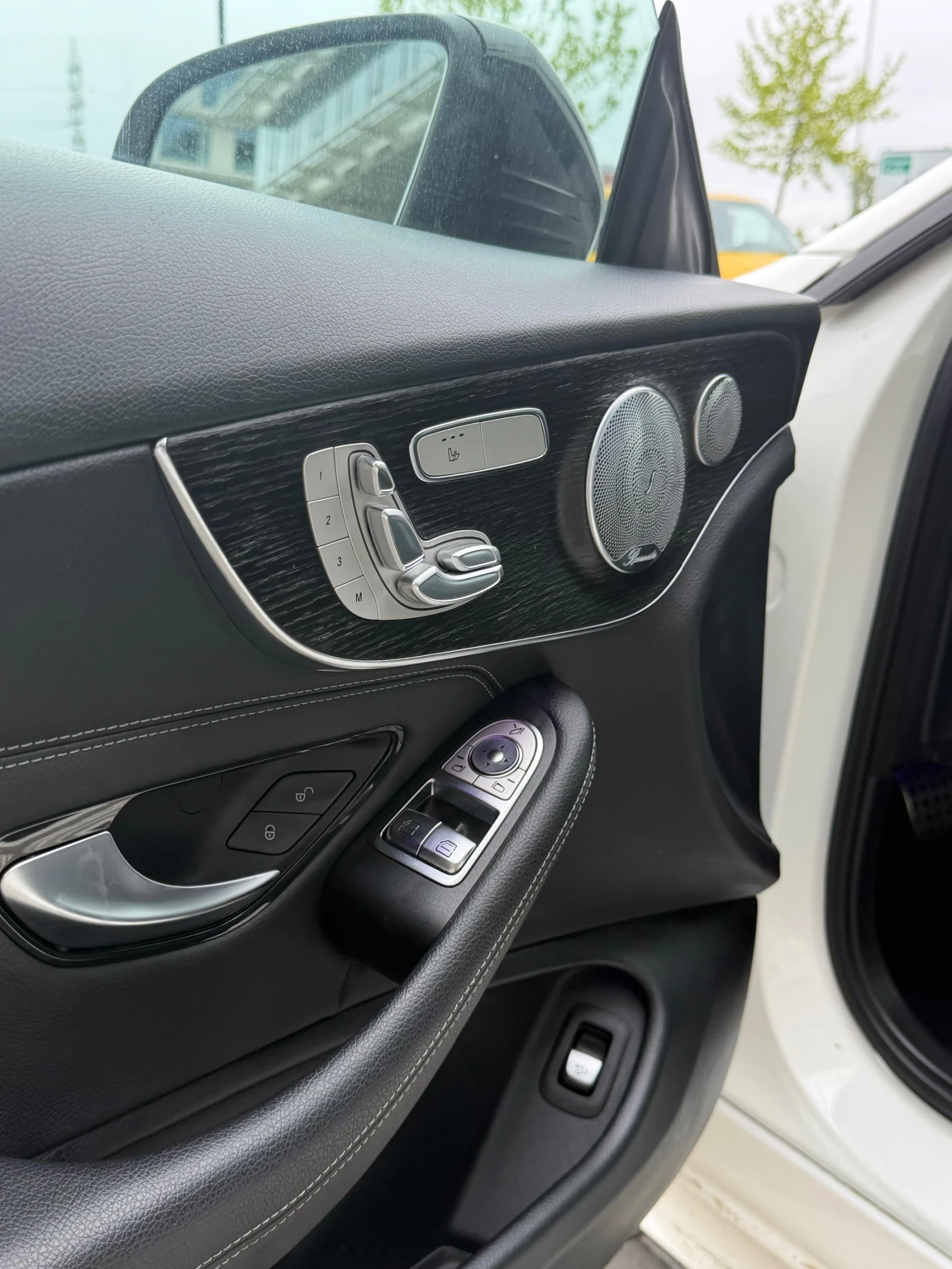 Mercedes-Benz C 300 Coupe AMG / Burmester / 4Matic / Pano, снимка 12 - Автомобили и джипове - 54608062